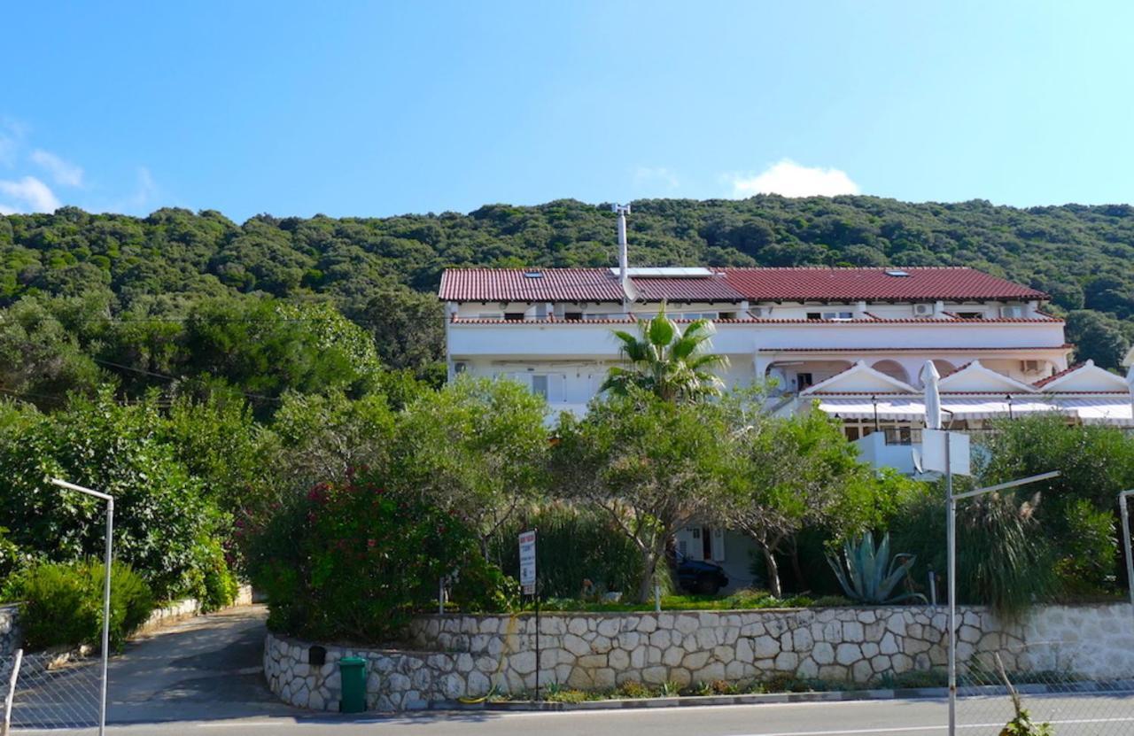 B&B Garni Stefi! Supetarska Draga Exterior photo